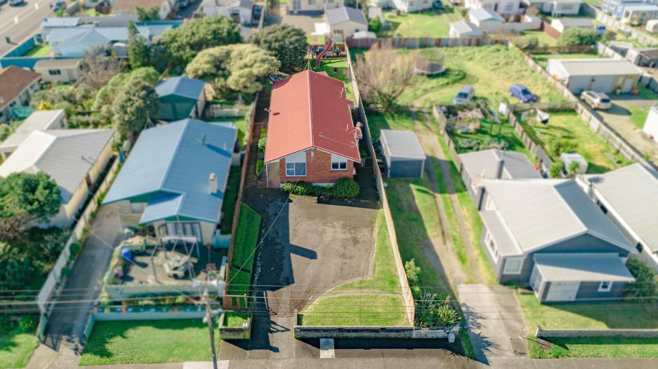 Le Riva Bed And Breakfast By The Beach Whanganui Exterior foto